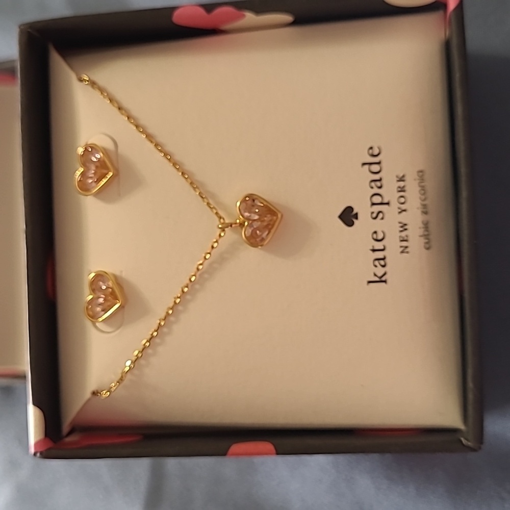 Brand new! Still in box Kate Spade Jewlery set....